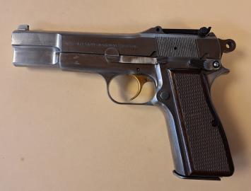 Browning_FN_HP35_Capitan_9mm